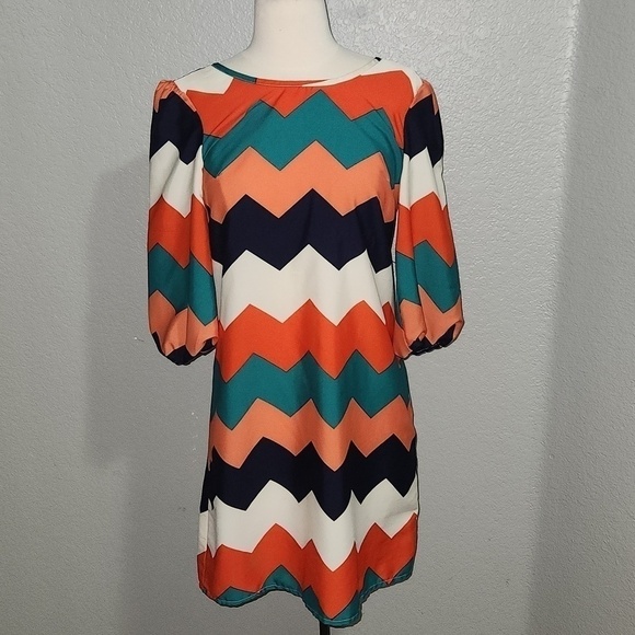 Truth Dresses & Skirts - Truth Chevron Long Sleeve Dress size Small Perfect for Easter/ Spring